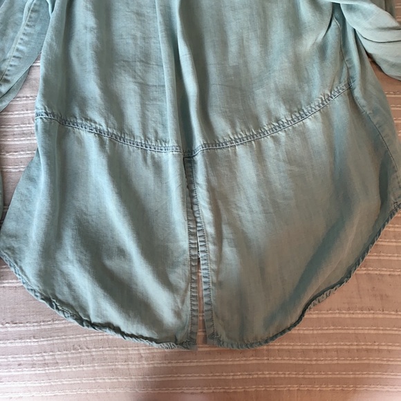 Bella Dahl chambray shirt with split hem - Picture 2 of 2